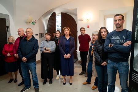 otvoritev razstave plamen upanja v Postojnski jami (9)